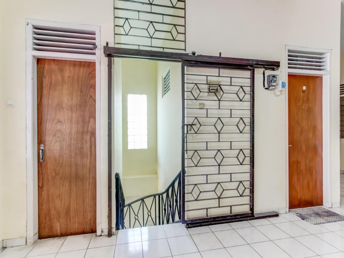 Oyo Life 91374 Asia Stay Semarang Syariah Екстер'єр фото