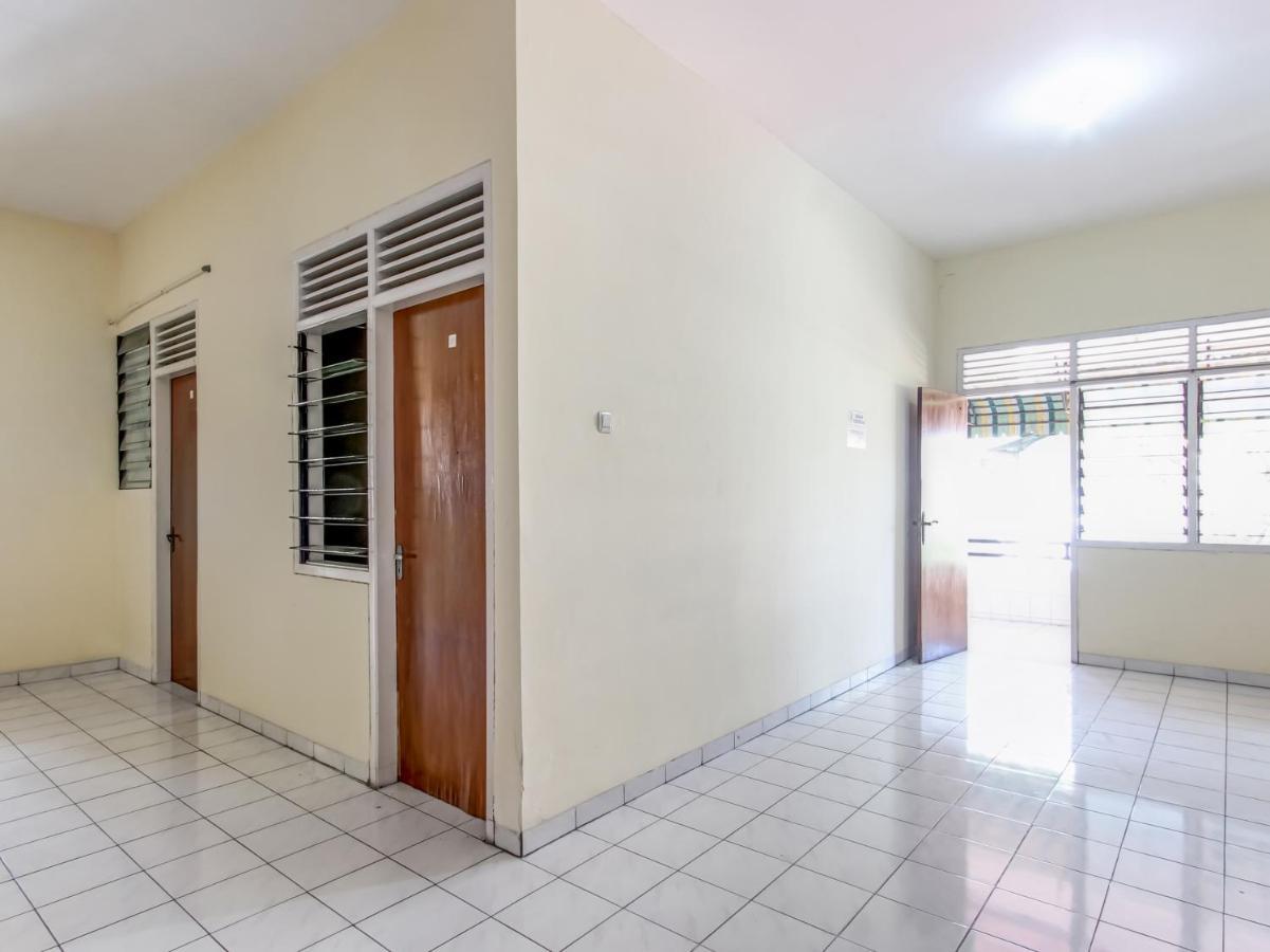 Oyo Life 91374 Asia Stay Semarang Syariah Екстер'єр фото
