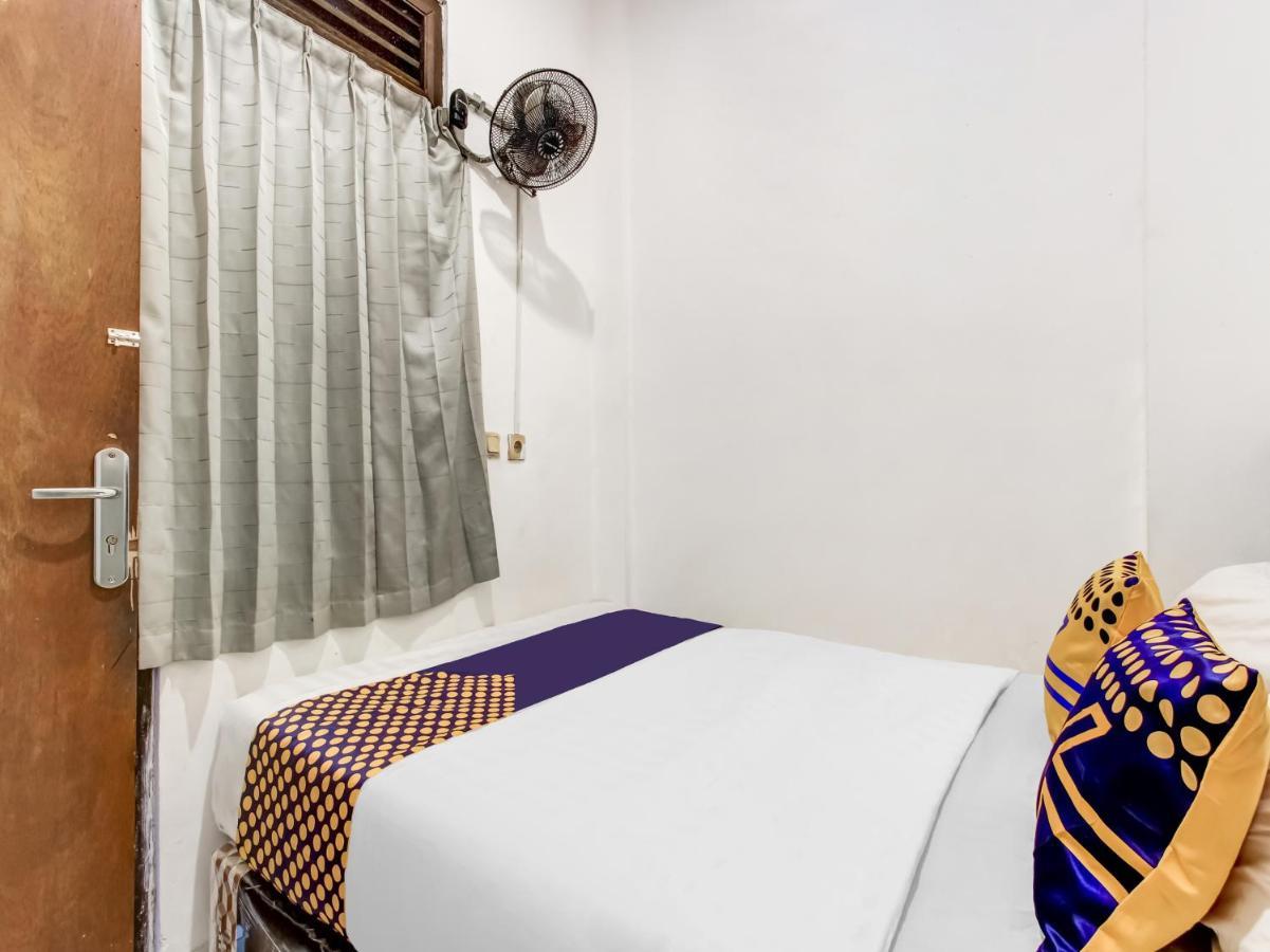 Oyo Life 91374 Asia Stay Semarang Syariah Екстер'єр фото
